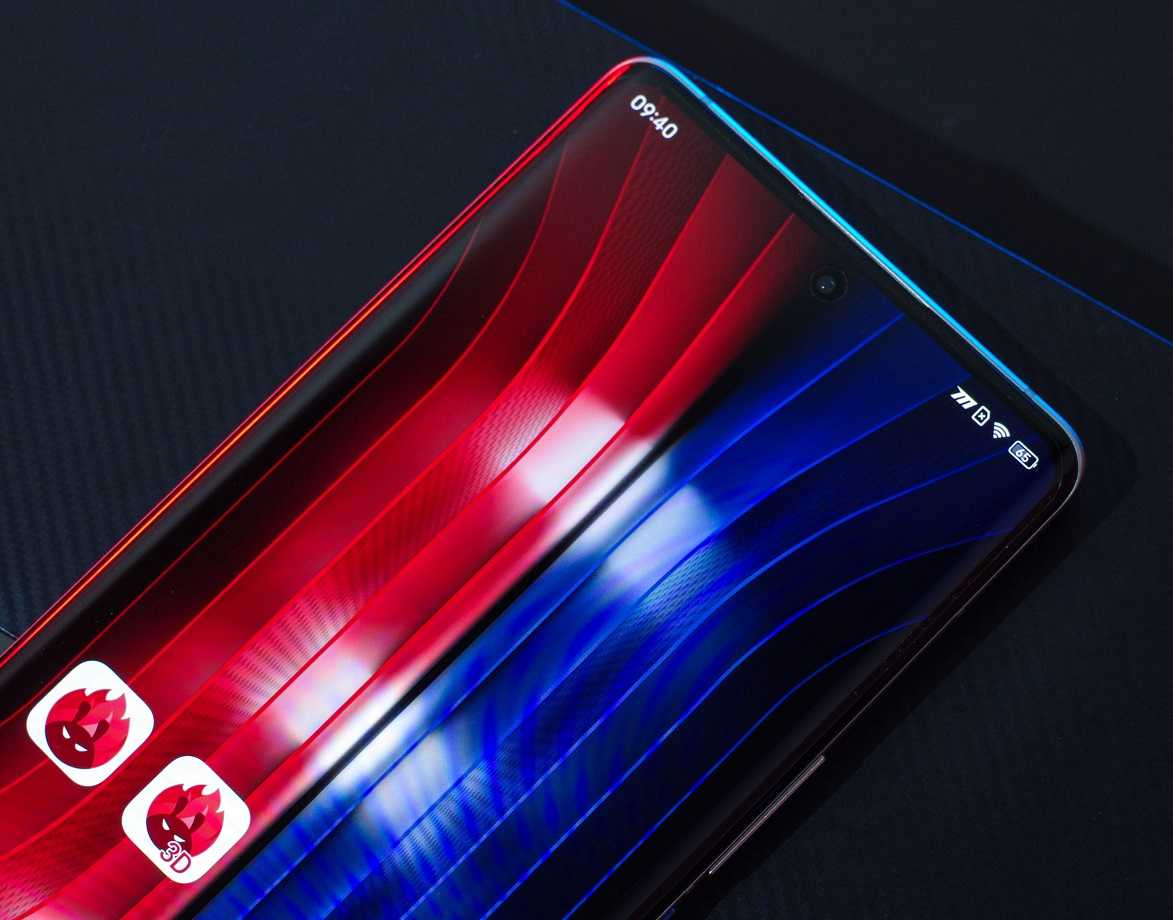 Компания Vivo и ее суббренд iQOO представили флагманы для игр под названием iQOO 8 и 8 Pro Младшая модель получила Full HD AMOLED-экран диагональю 6,56 дюйма