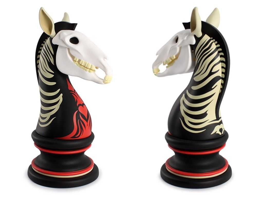 2 коня шахматы. Шахматный конь. Фигура коня в шахматах. Конь шахматы. Статуэтка шахматный конь.